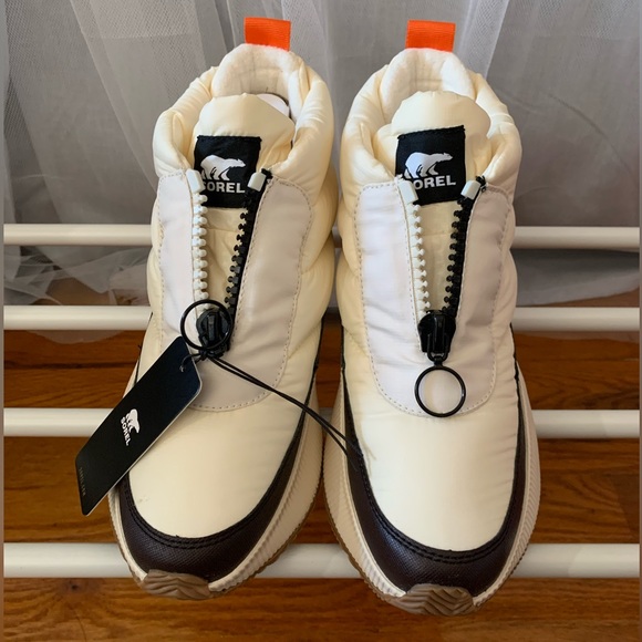 SOREL Women's Out 'N About Puffy 300g Waterproof Boots New With Tags - Picture 11 of 12